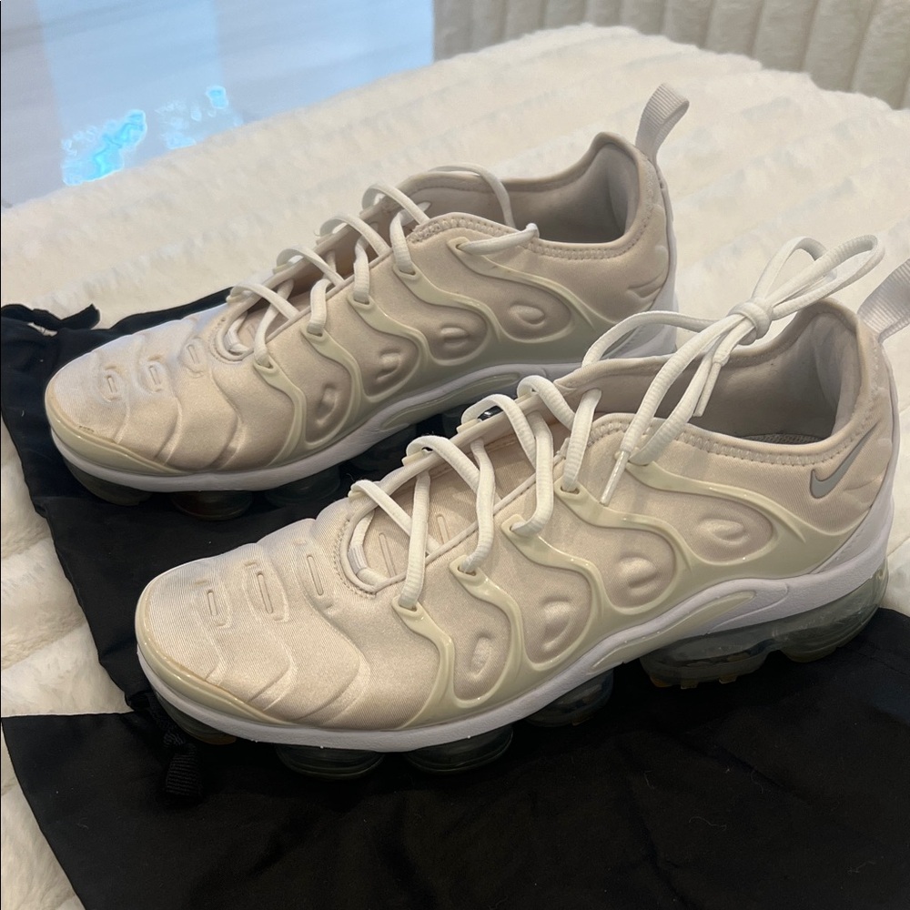 White Athletic Nike Sneakers